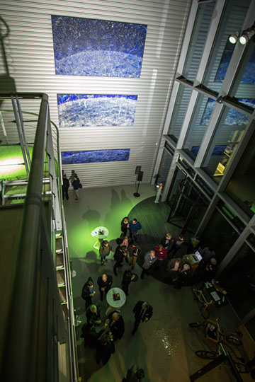 Ulrich Reimkasten, Eröffnung der Bildinstallation Blaue Sonnen im Fraunhofer-Institut CSP Halle